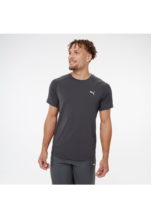 Decathlon - Koszulka z krótkim rękawem męska Puma Active Gym & Pilates.. Kolor: szary. Materiał: bawełna, materiał. Długość rękawa: krótki rękaw. Długość: krótkie. Sport: joga i pilates