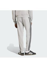 Adidas - adidas Spodnie dresowe 3-Stripes KE2428 Szary Slim Fit. Kolor: szary. Materiał: bawełna #3