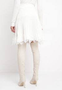 Born2be - Biała Mini Spódnica z Gumką w Pasie z Koronką Cales. Kolor: biały. Materiał: koronka. Wzór: koronka #5