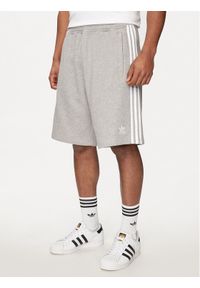 Adidas - adidas Szorty sportowe adicolor 3-Stripes IU2340 Szary Regular Fit. Kolor: szary. Materiał: bawełna. Styl: sportowy #1
