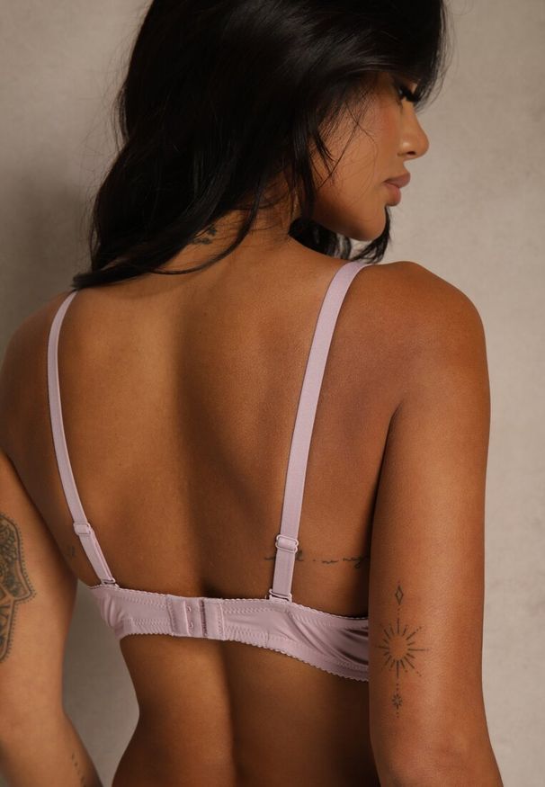 Renee - Fioletowy Gładki Biustonosz o Klasycznym Fasonie Arriethia. Kolor: fioletowy. Wzór: gładki