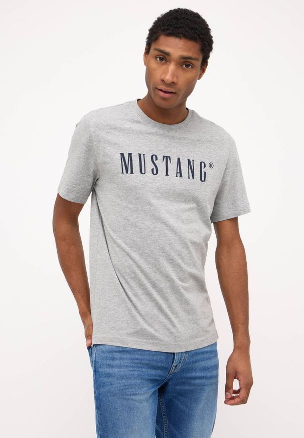 Męski T-Shirt Koszulka Mustang Style Austin Mid Grey Melange 1014695 4140, XXL. Okazja: na co dzień. Materiał: bawełna, jeans. Styl: casual, klasyczny