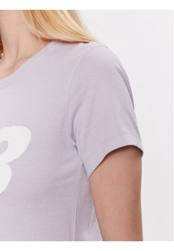 New Balance T-Shirt Classic Flying Nb Graphic WT03816 Fioletowy Athletic Fit. Kolor: fioletowy. Materiał: bawełna, syntetyk