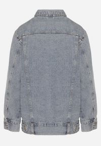 Born2be - Niebieska Kurtka Jeansowa o Klasycznym Kroju Anlarra. Okazja: na co dzień. Kolor: niebieski. Materiał: jeans. Wzór: grochy. Styl: klasyczny #4