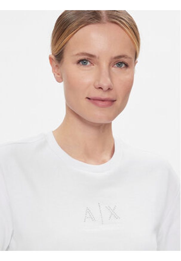 Armani Exchange Sukienka codzienna 3DYA89 YJFHZ 1000 Biały Regular Fit. Okazja: na co dzień. Kolor: biały. Materiał: bawełna. Typ sukienki: proste. Styl: casual