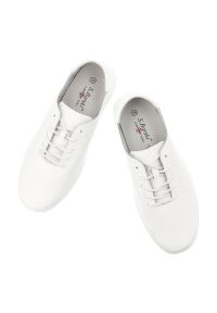 Półbuty damskie S.Barski, lekka konstrukcja perforowana cholewka sznurowanie elastyczna podeszwa miękkie wnętrze, białe, LR61-7079. Zapięcie: sznurówki. Kolor: biały. Materiał: jeans. Szerokość cholewki: normalna. Sezon: wiosna, lato. Styl: klasyczny, sportowy #4