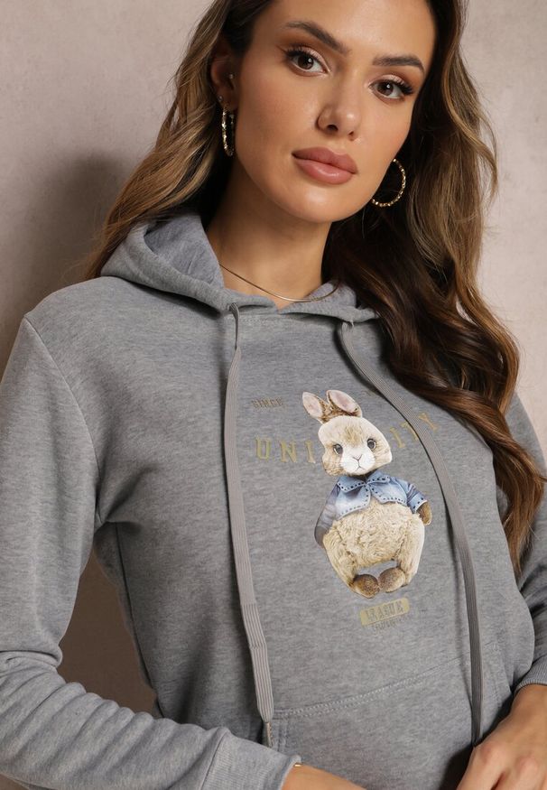 Renee - Szara Ocieplana Bluza z Ozdobnym Nadrukiem i Kapturem Hitee. Typ kołnierza: kaptur. Kolor: szary. Materiał: polar, tkanina, dzianina. Wzór: nadruk