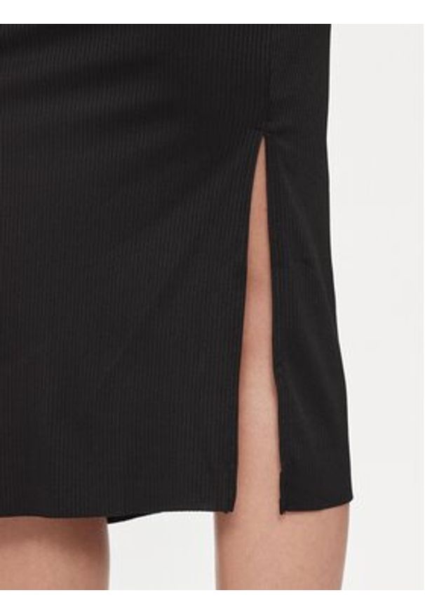 JDY Sukienka codzienna Filipa 15305343 Czarny Slim Fit. Okazja: na co dzień. Kolor: czarny. Materiał: syntetyk. Typ sukienki: proste. Styl: casual