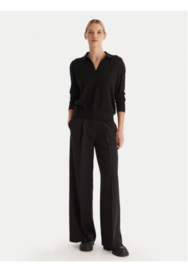 Calvin Klein Sweter LV044A305G Czarny Regular Fit. Kolor: czarny. Materiał: wełna, syntetyk