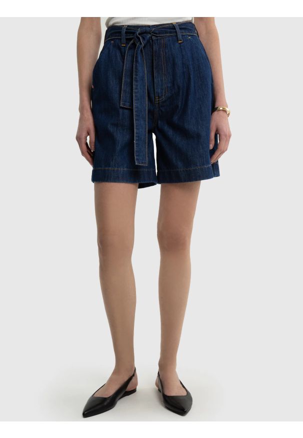 Big-Star - Szorty damskie jeansowe o luźnym kroju granatowe Linasa 550. Kolor: niebieski. Materiał: jeans. Sezon: lato. Styl: klasyczny, elegancki