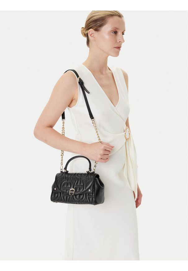 Aigner Torebka Diadora S 134003 Czarny. Kolor: czarny. Materiał: skórzane