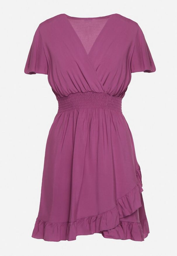 Born2be - Fioletowa Bawełniana Sukienka z Gumkami w Talii z Kopertowym Dekoltem i Falbankami Lolana. Typ kołnierza: kołnierz z falbankami. Kolor: fioletowy. Materiał: bawełna. Długość rękawa: krótki rękaw. Typ sukienki: kopertowe