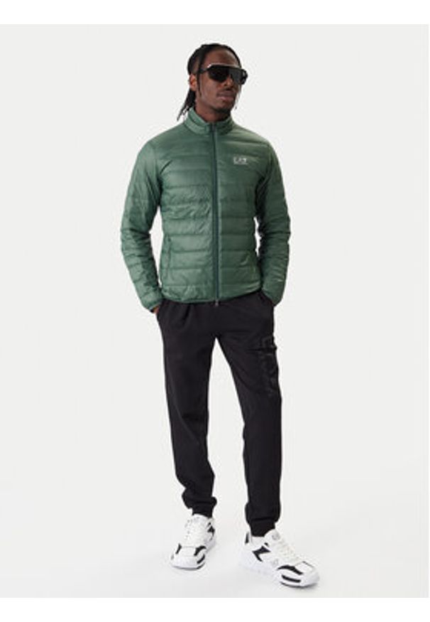 EA7 Emporio Armani Kurtka puchowa 8NPB23 PNGPZ U7260 Zielony Regular Fit. Kolor: zielony. Materiał: syntetyk