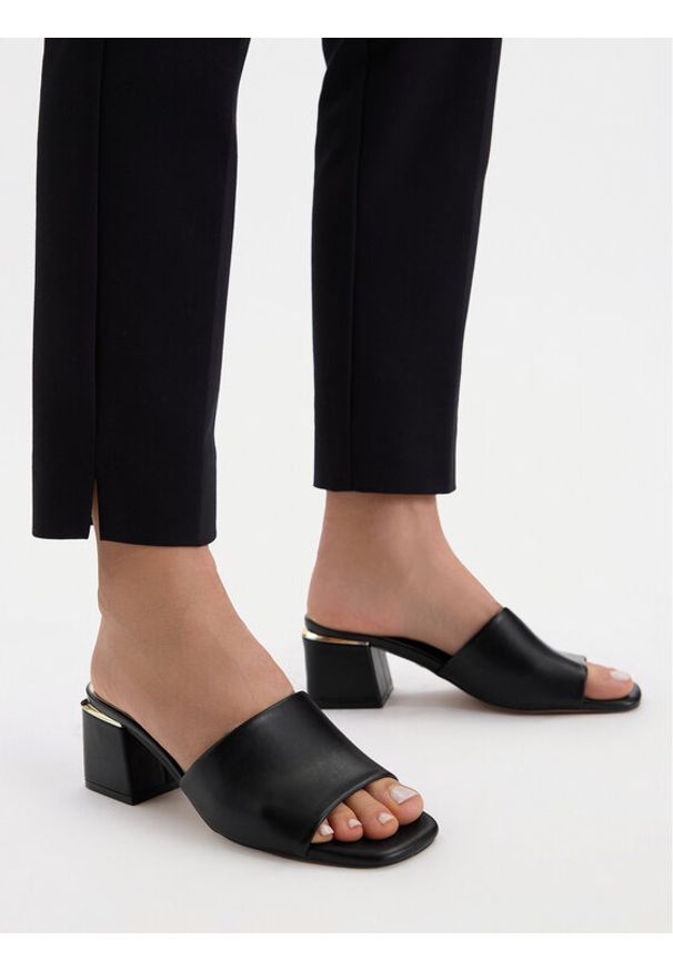 Nine West Klapki CEO-6223-9 Czarny. Kolor: czarny. Materiał: materiał