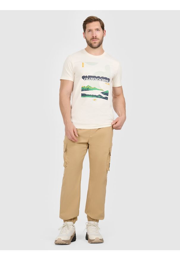 4f - 4F T-shirt regular z nadrukiem męski - biały XL. Okazja: na co dzień. Kolor: biały. Materiał: dzianina, bawełna. Długość rękawa: krótki rękaw. Długość: krótkie. Wzór: nadruk. Styl: casual