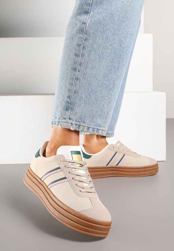 Born2be - Beżowo-Zielone Sneakersy na Platformie z Minimalistycznymi Przeszyciami Teritha. Nosek buta: okrągły. Zapięcie: sznurówki. Kolor: beżowy. Materiał: syntetyk, nubuk. Obcas: na platformie. Wysokość obcasa: niski