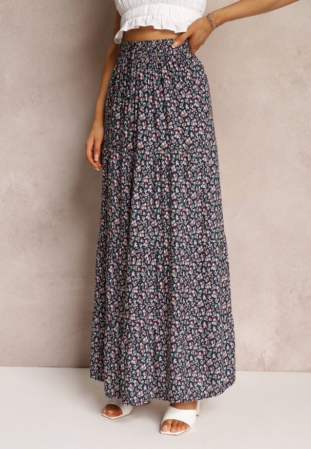 Renee - Granatowa Spódnica Maxi Bawełniana w Kwiatowy Wzór Rayegan. Kolor: niebieski. Materiał: bawełna. Wzór: kwiaty. Sezon: lato