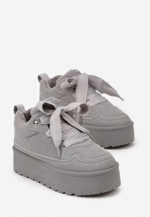 Renee - Szare Sneakersy Vices Stylizowane na Śniegowce na Platformie Obszyte Futerkiem Naleris. Zapięcie: sznurówki. Kolor: szary. Materiał: futro. Obcas: na platformie