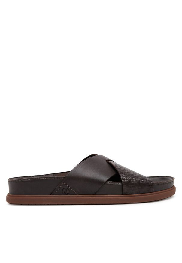 Klapki Clarks. Kolor: brązowy