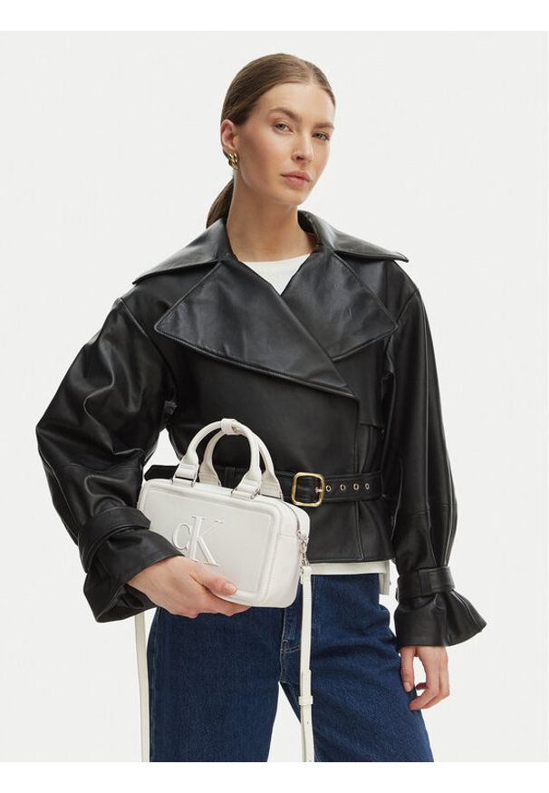 Calvin Klein Torebka Bold Ck Bauletto Crossbody LV04F3411G Biały. Kolor: biały. Materiał: skórzane