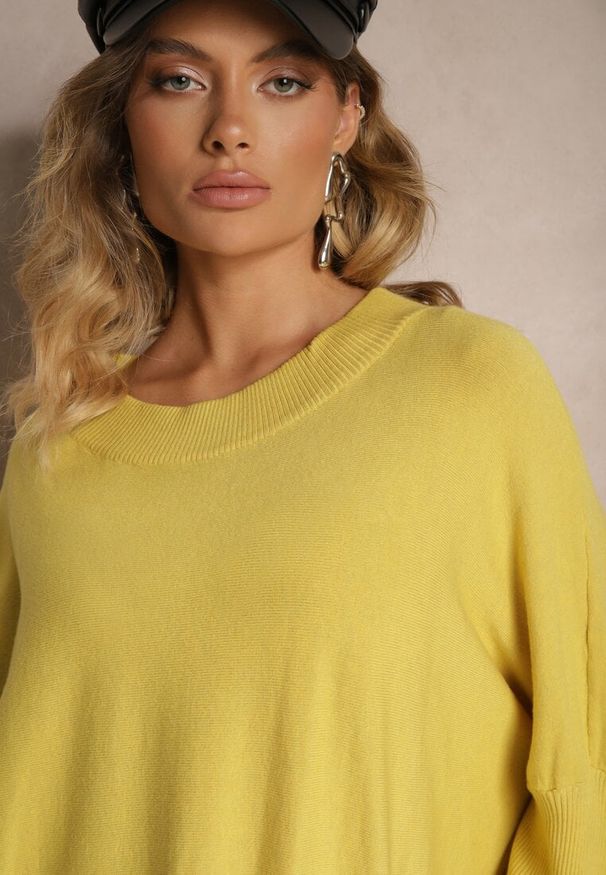 Renee - Żółta Sukienka z Dzianiny z Modalem i Wiskozą ze Ściągaczem przy Dekolcie Zinralith. Okazja: na co dzień. Kolor: żółty. Materiał: wiskoza, dzianina. Styl: casual