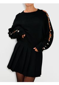 Sinsay - Sweter ze zdrobieniami na rękawach - czarny. Kolor: czarny