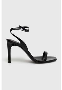 Calvin Klein sandały skórzane kolor czarny. Zapięcie: klamry. Kolor: czarny. Materiał: skóra. Wzór: gładki. Obcas: na obcasie. Wysokość obcasa: średni #1