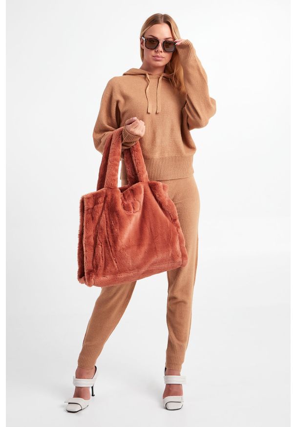 Twinset Milano - TOREBKA TWINSET. Wzór: haft. Dodatki: z haftem. Rodzaj torebki: na ramię