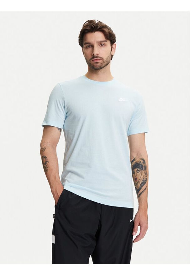 Nike T-Shirt Sportswear Club AR4997 Błękitny Regular Fit. Kolor: niebieski. Materiał: bawełna