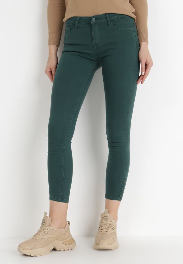 Born2be - Zielone Spodnie Skinny z Napami na Nogawkach Laodella. Kolor: zielony. Długość: długie