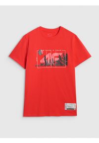 4f - 4F T-shirt regular z nadrukiem siatkarskim męski - czerwony L. Okazja: na co dzień, do domu. Kolor: czerwony. Materiał: bawełna, jersey, materiał. Wzór: nadruk. Styl: sportowy, klasyczny, casual