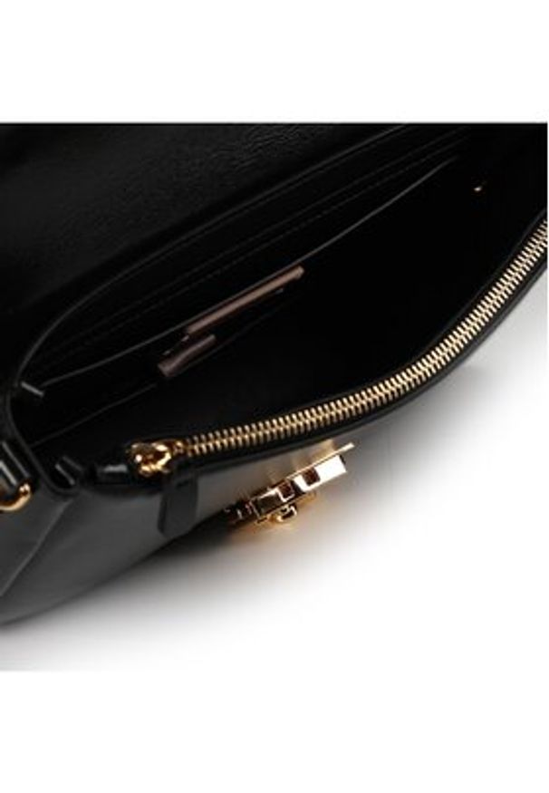 Coccinelle Saszetka 329165 Czarny. Kolor: czarny