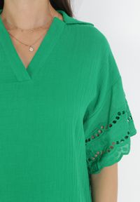 Born2be - Zielona Bluzka z Ażurowymi Rękawami i Kołnierzem Lenzie. Kolor: zielony. Materiał: jeans. Długość: krótkie. Wzór: ażurowy #4