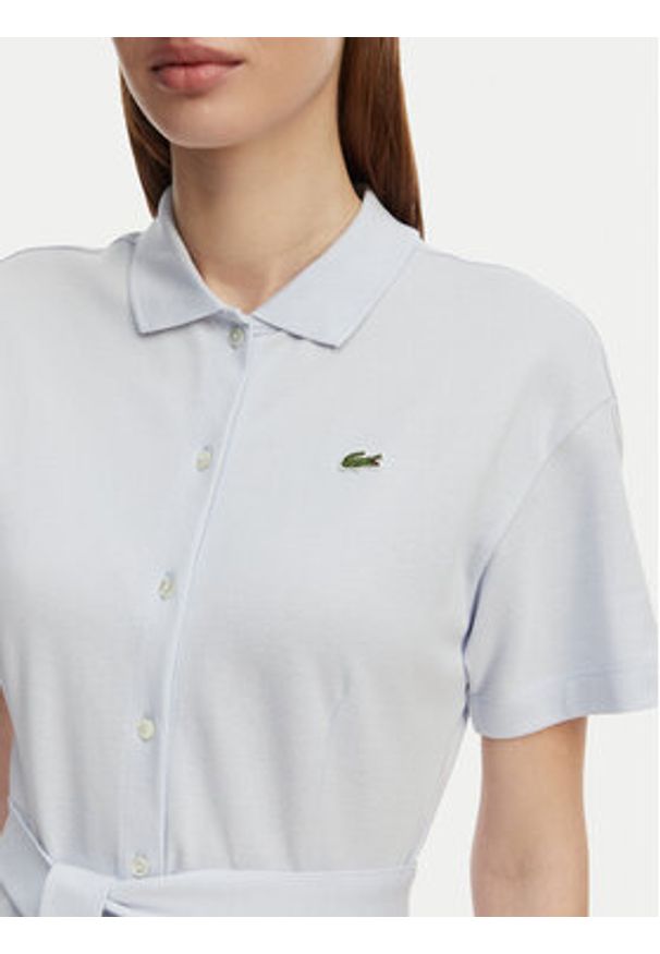 Lacoste Sukienka koszulowa EF9621 Niebieski jasny Regular Fit. Kolor: niebieski. Materiał: bawełna. Typ sukienki: koszulowe