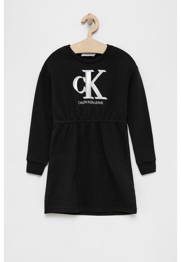 Calvin Klein Jeans Sukienka dziecięca kolor czarny mini prosta. Okazja: na co dzień. Kolor: czarny. Długość rękawa: długi rękaw. Wzór: nadruk. Typ sukienki: proste. Styl: casual. Długość: mini