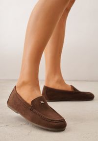 Renee - Brązowe Mokasyny VICES z Wkładką ze Skóry Naturalnej i Metalicznym Elementem Alcimene. Nosek buta: okrągły. Kolor: brązowy. Materiał: skóra. Obcas: na obcasie. Wysokość obcasa: niski #1