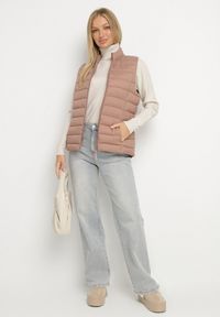 Born2be - Beżowa Pikowanana Kamizelka Sifitta. Okazja: na co dzień. Kolor: beżowy. Materiał: jeans. Styl: klasyczny, casual, elegancki #2