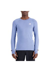 Koszulka New Balance MT33284MYL - niebieska. Kolor: niebieski. Materiał: tkanina, poliester, wiskoza, materiał, skóra. Długość rękawa: długi rękaw. Długość: długie. Sport: fitness