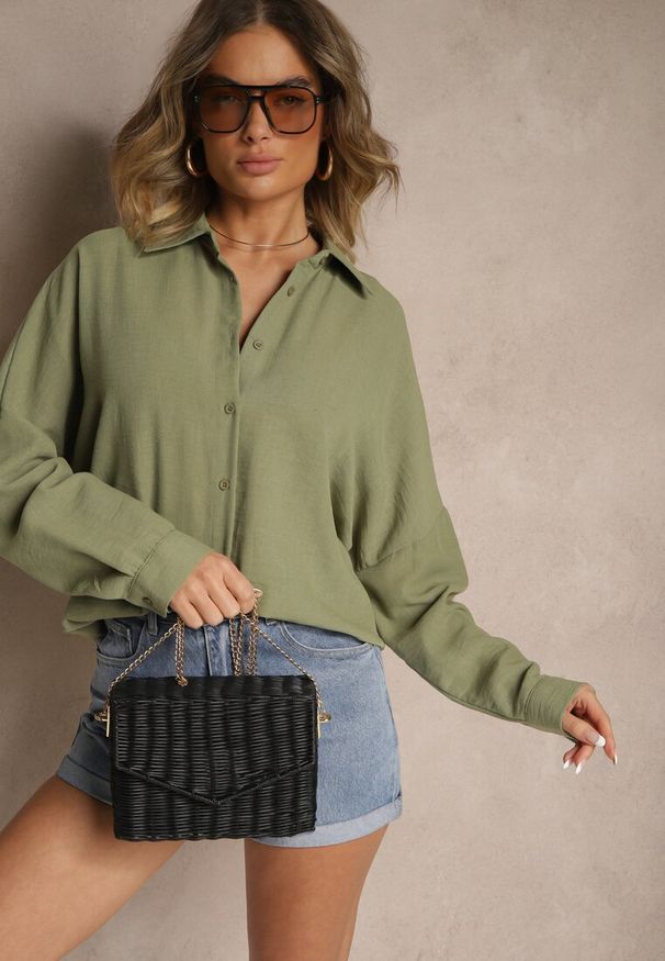 Renee - Ciemnozielona Koszula o Fasonie Oversize w Klasycznym Stylu Marionera. Okazja: na co dzień. Kolor: zielony. Materiał: bawełna, materiał. Długość rękawa: długi rękaw. Długość: długie. Styl: klasyczny