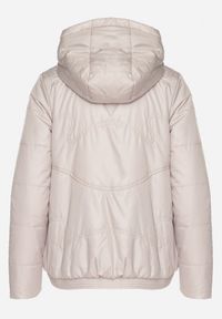 Born2be - Beżowa Casualowa Kurtka z Kapturem i Ozdobnymi Sznurkami Evialinae. Okazja: na co dzień. Typ kołnierza: kaptur. Kolor: beżowy. Materiał: jeans, poliester. Styl: casual #6
