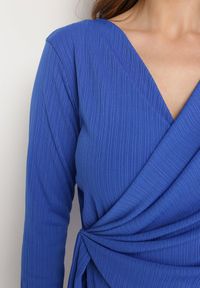 Born2be - Granatowa Sukienka Kopertowa Mini Wiązana w Pasie Icona. Kolor: niebieski. Typ sukienki: kopertowe. Styl: elegancki. Długość: mini #7