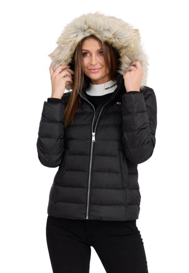 Tommy Jeans - TOMMY JEANS Czarna damska kurtka z futrem, Rozmiar XL. Kolor: czarny. Materiał: futro. Długość rękawa: długi rękaw. Długość: długie. Wzór: bez wzorów. Styl: elegancki
