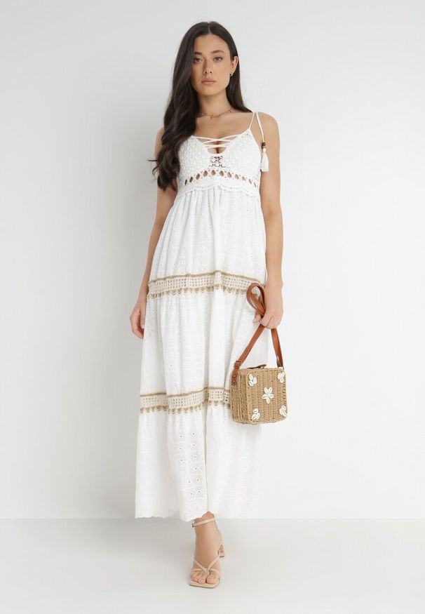 Born2be - Biała Sukienka Chrysis. Kolor: biały. Materiał: koronka, bawełna, tkanina. Długość rękawa: na ramiączkach. Wzór: haft, koronka, aplikacja. Styl: boho. Długość: maxi