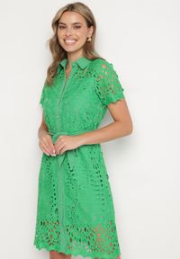 Born2be - Zielona Ażurowa Sukienka Koszulowa Midi z Wiązanym Paskiem Pamy. Kolor: zielony. Materiał: koronka, materiał. Długość rękawa: krótki rękaw. Wzór: ażurowy. Typ sukienki: koszulowe. Styl: klasyczny. Długość: midi #7
