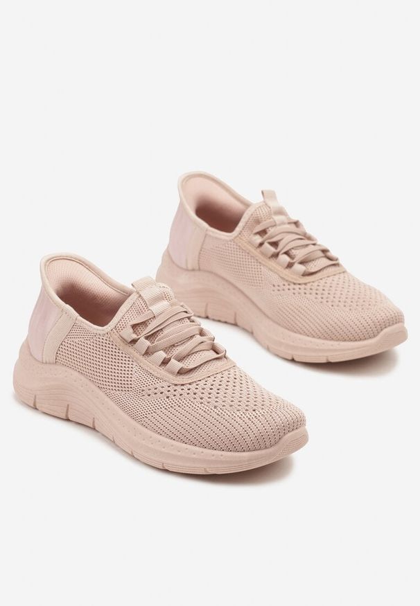 Born2be - Jasnoróżowe Siateczkowe Buty Sportowe Sneakersy Wsuwane z Ozdobnym Sznurowaniem Terelea. Okazja: na co dzień. Zapięcie: bez zapięcia. Kolor: różowy. Materiał: jeans