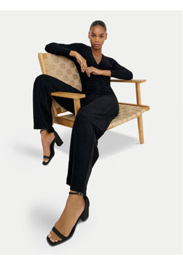 only - ONLY Kombinezon Rich 15360280 Czarny Regular Fit. Kolor: czarny. Materiał: syntetyk