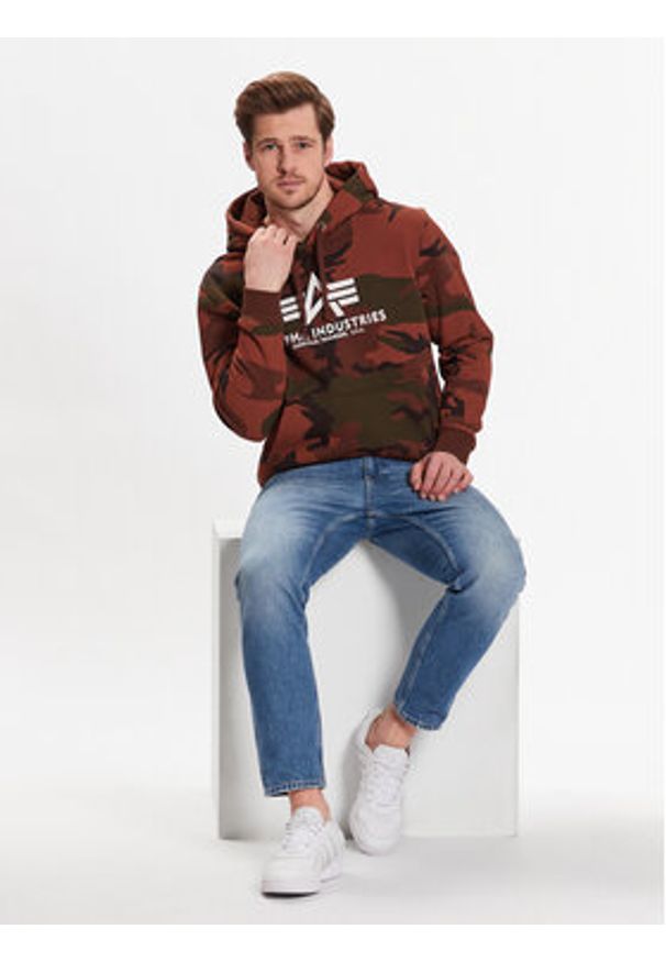 Alpha Industries Bluza Basic 178312C Brązowy Regular Fit. Kolor: brązowy. Materiał: bawełna