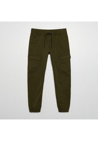 Cropp - Joggery cargo - Khaki. Kolor: brązowy. Materiał: bawełna, tkanina #1