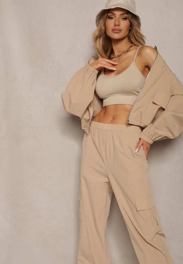 Renee - Beżowy Komplet Dresowy Spodnie Bojówki z Gumką w Pasie i Bluza na Suwak Zakończona Ściągaczem na Dole Tiazena. Kolor: beżowy. Materiał: dresówka