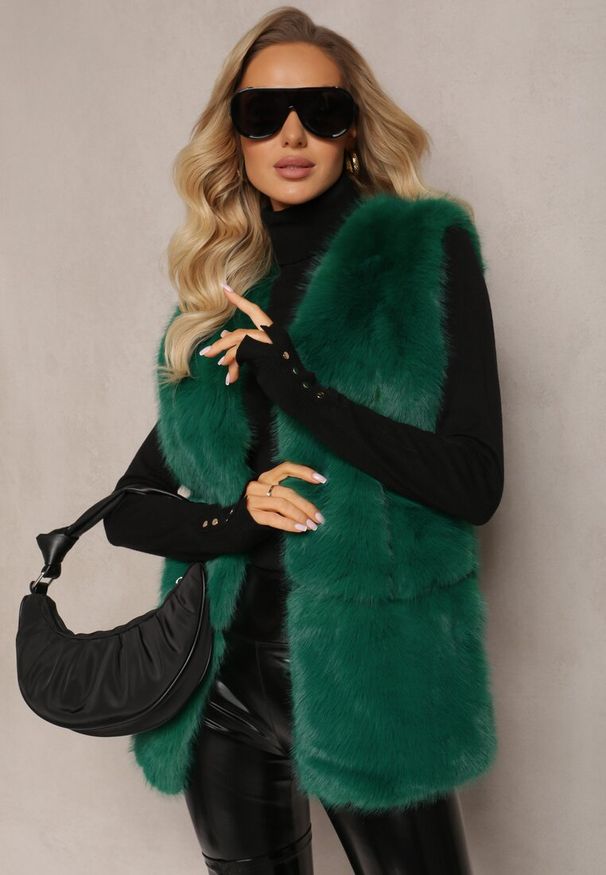 Renee - Zielona Puchata Kamizelka z Futerka Ozdobiona Imitacją Skóry Tekllesa. Kolor: zielony. Materiał: futro, skóra. Wzór: aplikacja